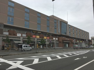 中央卸売市場本場の建物