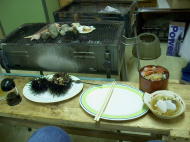今晩の夕食です。ウニがでかい♪