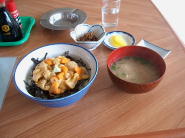 焼尻島の「ウニ丼」です♪