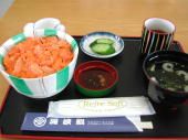 利尻島で2杯目のウニ丼〜♪