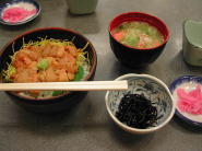 この旅最初の「ウニ丼」を頂きます♪♪