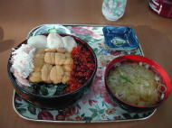 「樺太」の生ウニ丼です^^。