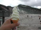 とりあえず硫黄山に立ち寄って、硫黄山ソフトを食します♪