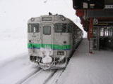 旭川からは鈍行で上川に向かいます。通学列車で混んでます。。。。