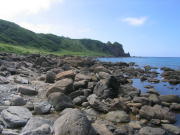 浜辺まで降りてみました。