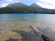 オンネトーはいつ来ても透き通る湖面ですね♪