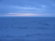 夕暮れ時の流氷原