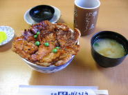 「ぱんちょう」の豚丼。初めてです