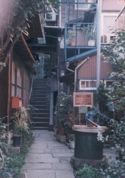 菊坂旧居跡