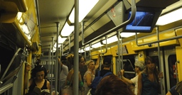 メトロ車内
