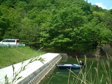 青野ダムのスロープ1
