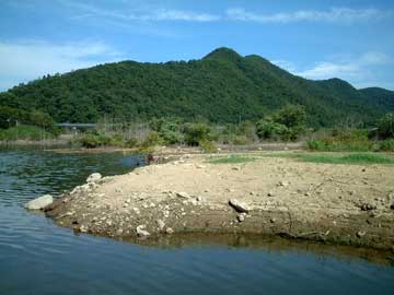 青野ダムの減水