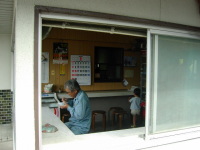 �ł��E�E�E���ǂ�H�ׂĂ邵�A�A�A