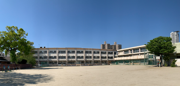 校舎全景