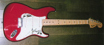 Fender USA candy-red