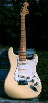 FENDER JAPAN st-72ywh