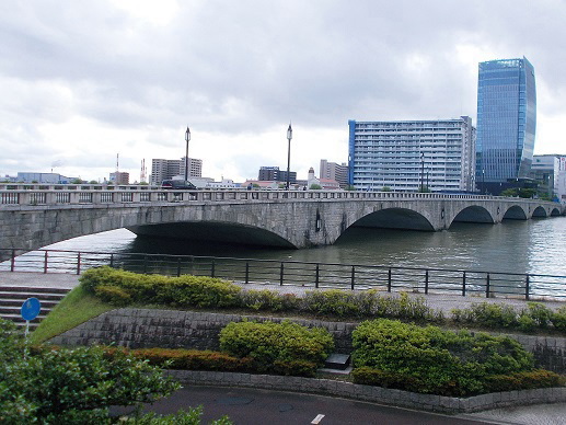 萬代橋
