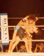 ���邩�A�K�E�񓊂��I