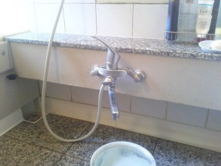 浴室用シングルレバー混合水栓（交換前）