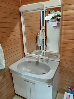 洗面台用シングルレバーシャワー混合水栓／交換前