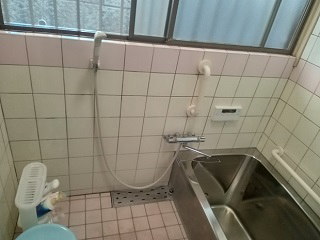 サーモスタット式浴室用シャワー混合水栓（交換前）