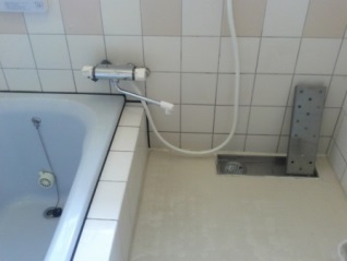 サーモスタット式シングルレバーシャワー混合水栓（施工後）