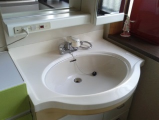 洗面台用2ハンドルシャワー混合水栓（施工後）