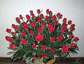 25 roses arrangement