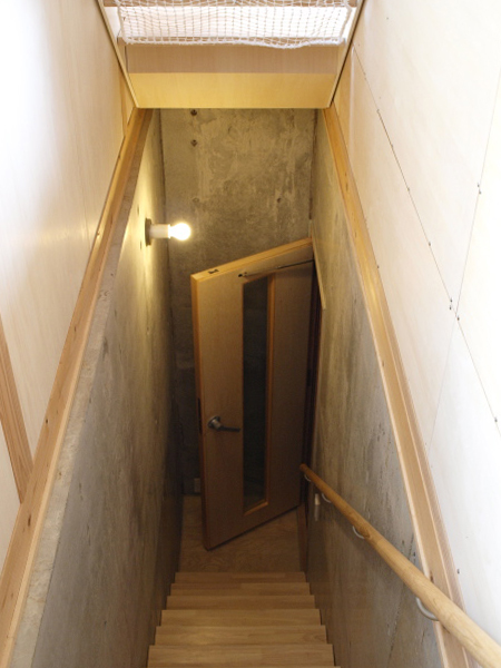 photo:階段を上がった見返し