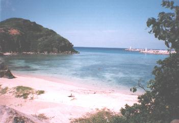 沖縄の海　（この写真は与那国島ですが・・）