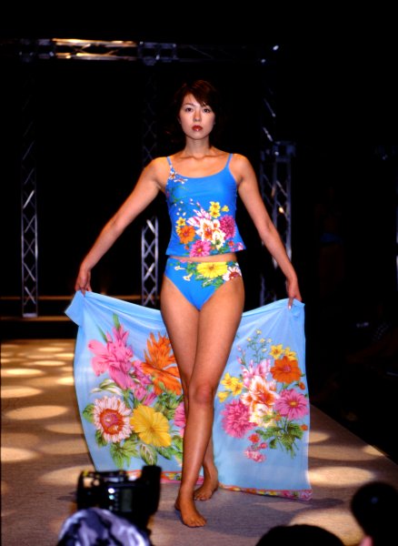 キャンペーンガール水着ショー(2000.1～2007DVD25枚.BD3枚) ＰＨＯＴＯ・２００１水着ショー