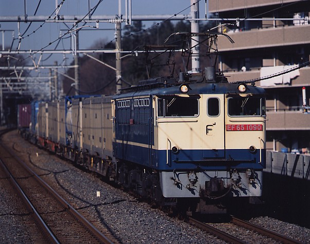 EF65-1090